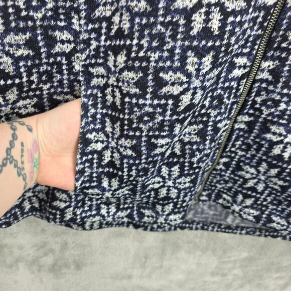 Talbots Hooded Vest 2X Blue White Snowflake Fair Isle Pockets Faux Fur Cozy Zip - Picture 5 of 10